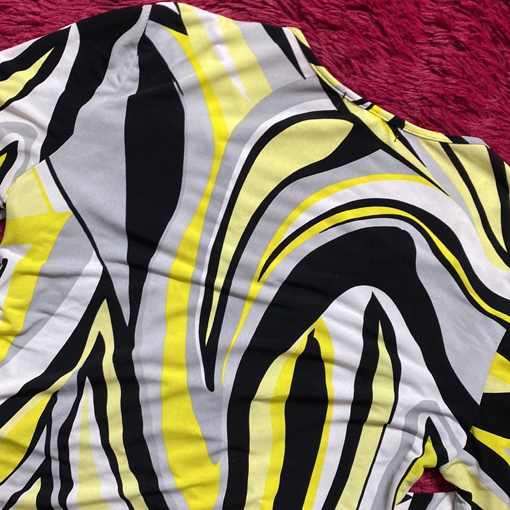 Grey, yellow, and black blouse - Picture 9 of 14